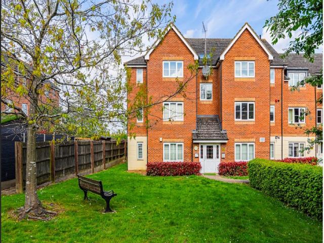 Apartment for rent in Elstree and Borehamwood, Borehamwood