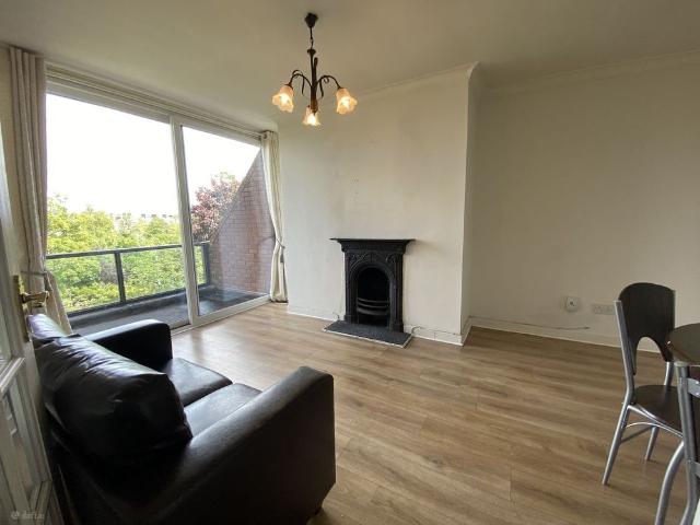 Apartment to rent in Bluebell, North Tipperary