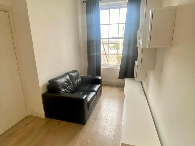 Apartment to rent in Bluebell, North Tipperary