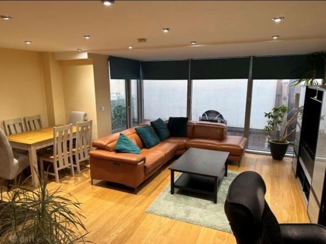 Apartment to rent in Bluebell, North Tipperary