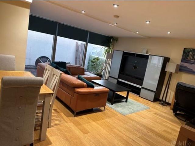 Apartment to rent in Bluebell, North Tipperary