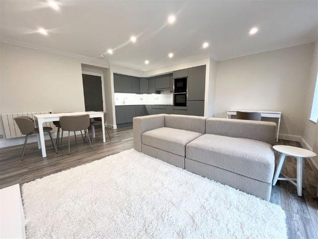 Apartment to rent in Bluebell, North Tipperary
