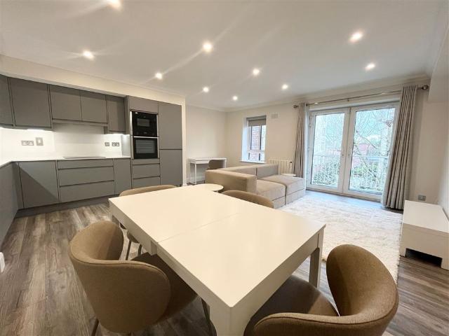 Apartment to rent in Bluebell, North Tipperary