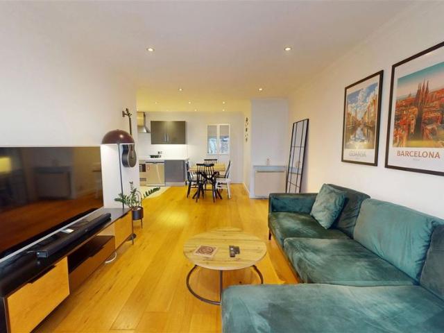 Apartment to rent in Bluebell, North Tipperary