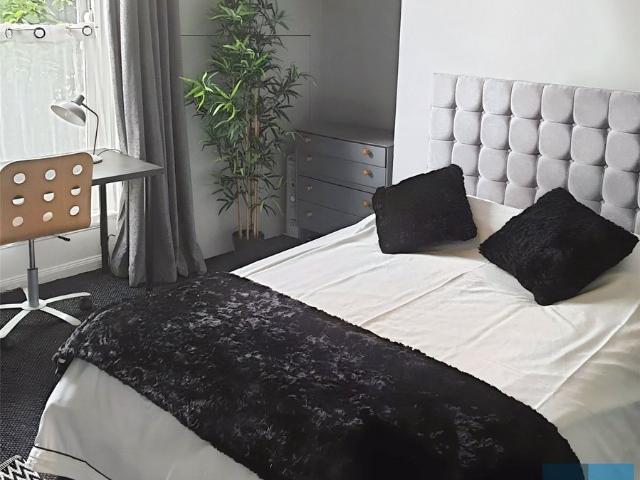 Room for rent in Greenhead, Kirklees