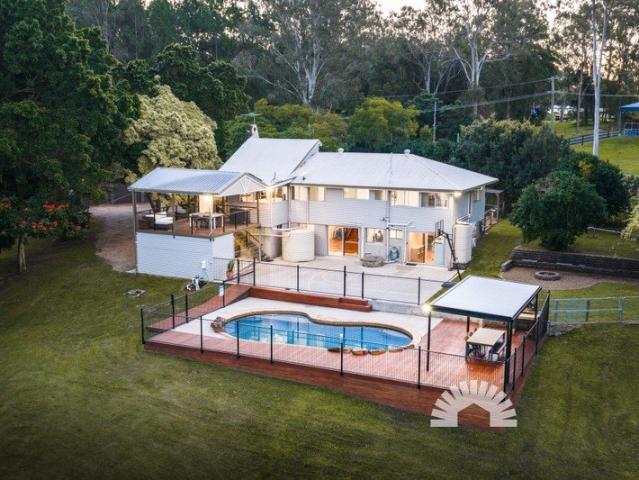 House for sale in Bellmere, Greater Brisbane
