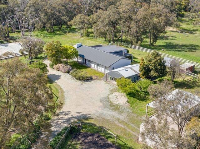 Cottage for sale in Camerons Creek, Victoria