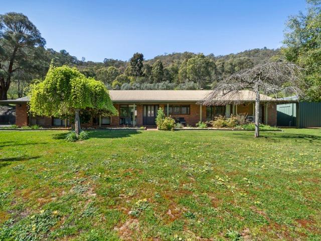 Cottage for sale in Myrtleford, Victoria