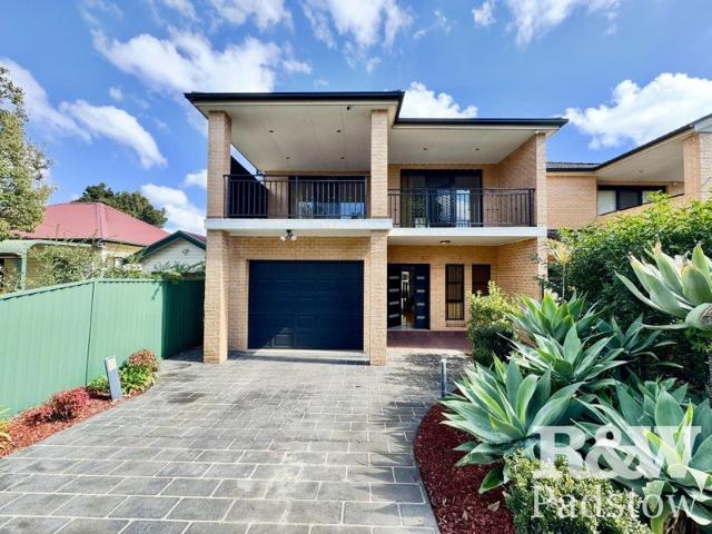 Duplex for rent in Sydney, New South Wales