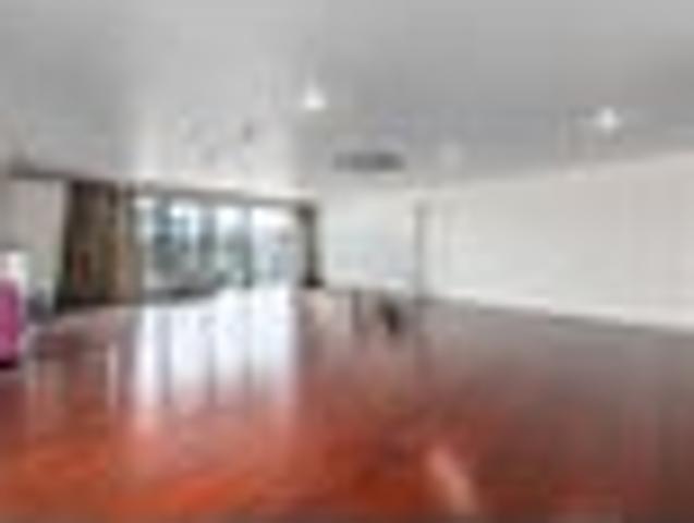 Apartment for sale in Newmarket