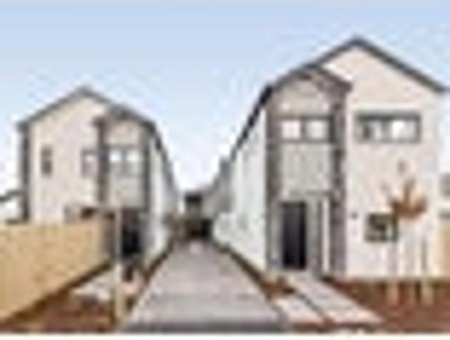 Townhouse for sale in Addington, Canterbury
