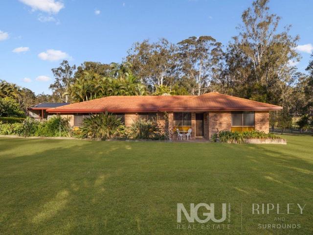 Cottage for sale in Toombul, Queensland