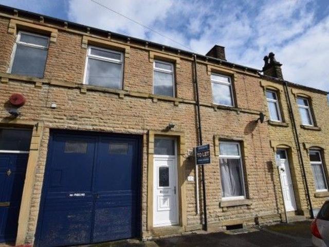 Room for rent in Hillhouse, Huddersfield