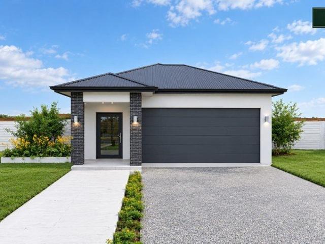 Cottage for sale in Camira, Greater Brisbane