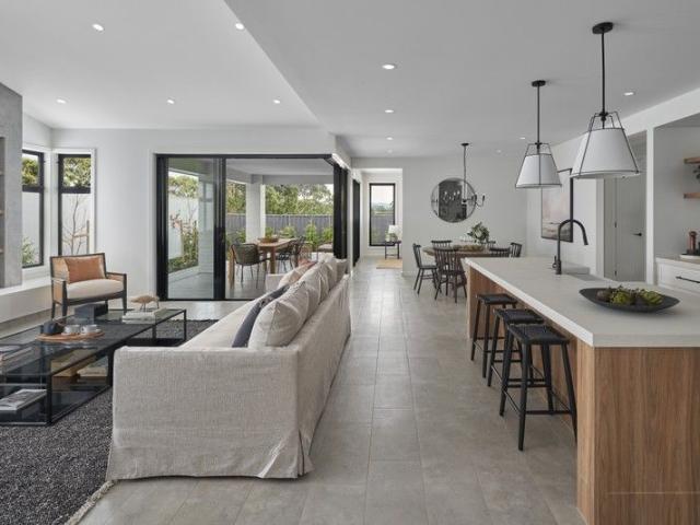 Cottage for sale in Truganina, Victoria