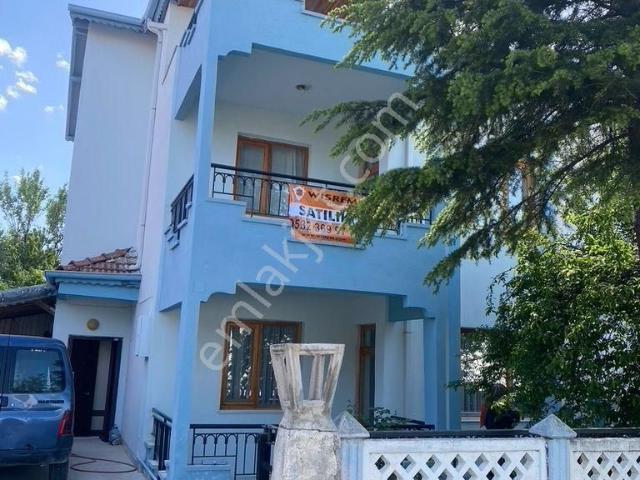 Isparta Merkez içerisinde satılık Villa