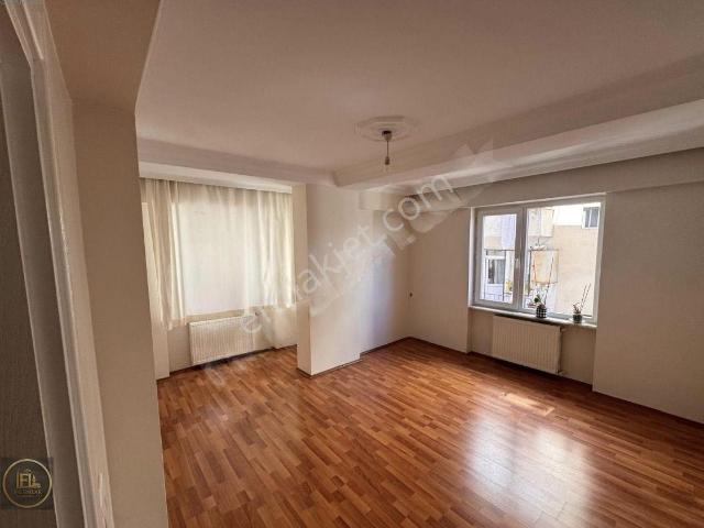 Ümraniye, İstanbul içerisinde kiralık mülk