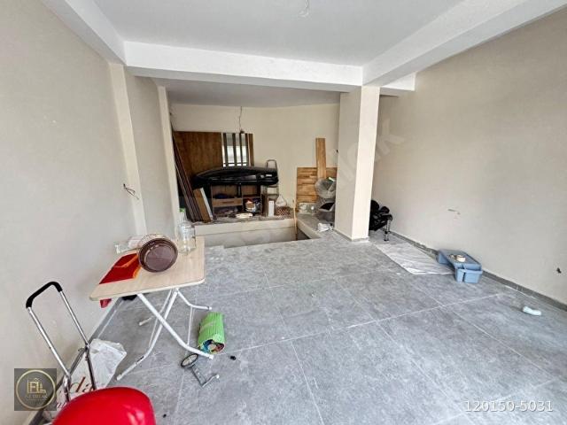 Esatpaşa Mahallesi, Ataşehir içerisinde satılık Dükkan