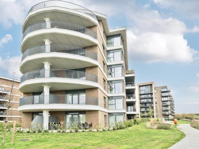 Apartment for rent in Green Park Village, Reading