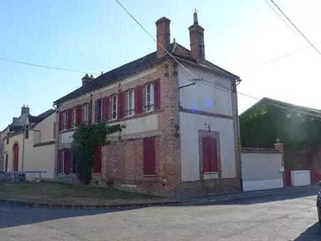 Maison vente à Fontainebleau, Flagy