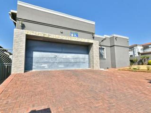 House for sale in Johannesburg, Mondeor