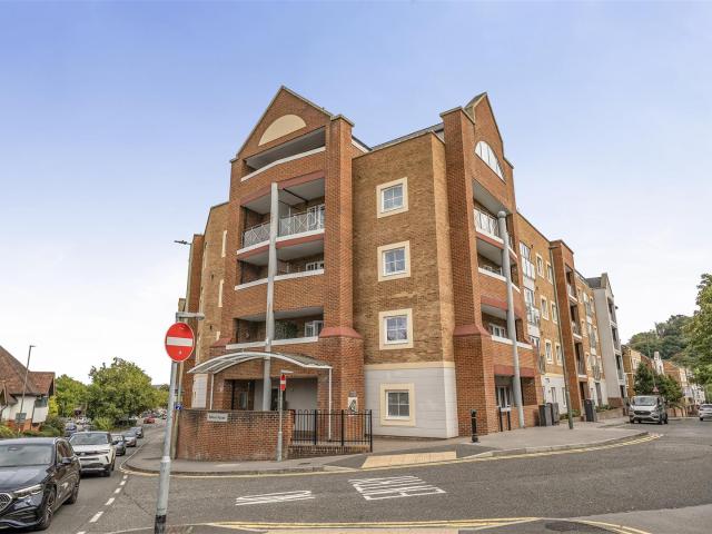 Apartment for rent in Holloway Hill, Waverley