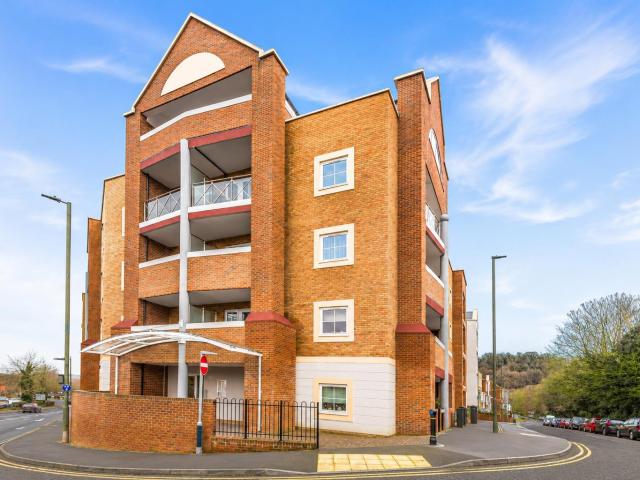 Apartment for rent in Holloway Hill, Fole