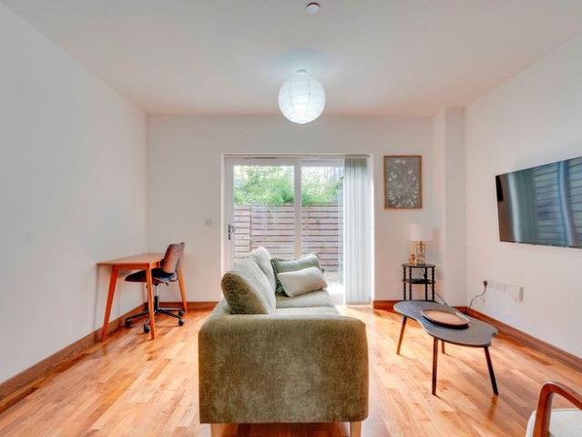 Townhouse for rent in Arbury, Cambridgeshire