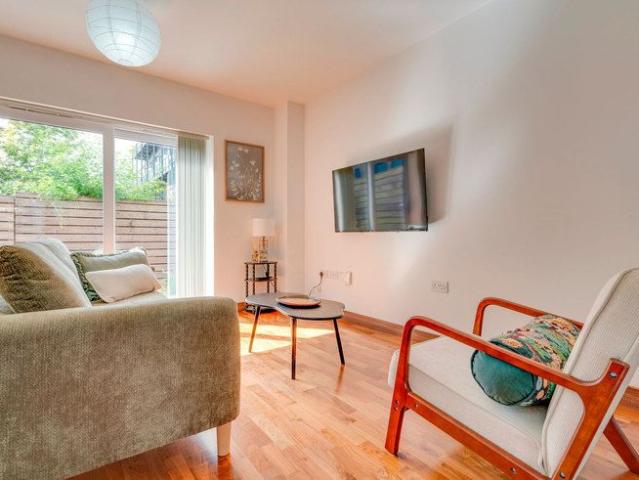 Townhouse for rent in Arbury, Cambridgeshire