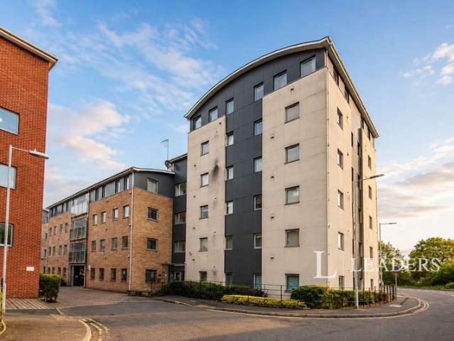 Flat for sale in Mile End, Fordham Heath