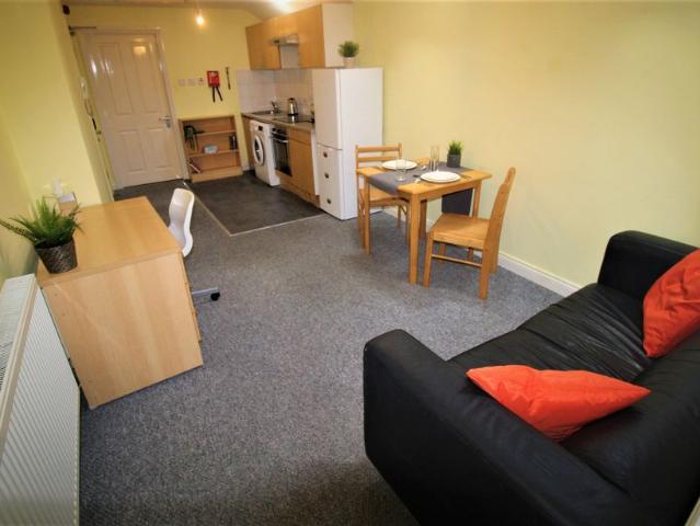 Apartment for rent in Hyde Park, West Yorkshire