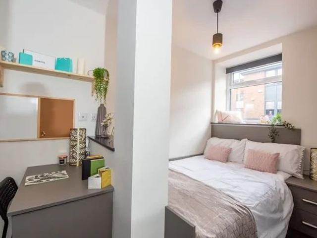 Studio for rent in Ropewalks, Calderstones