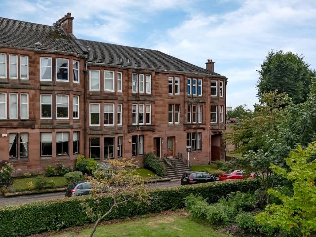 Apartment for rent in Thornwood, Glasgow