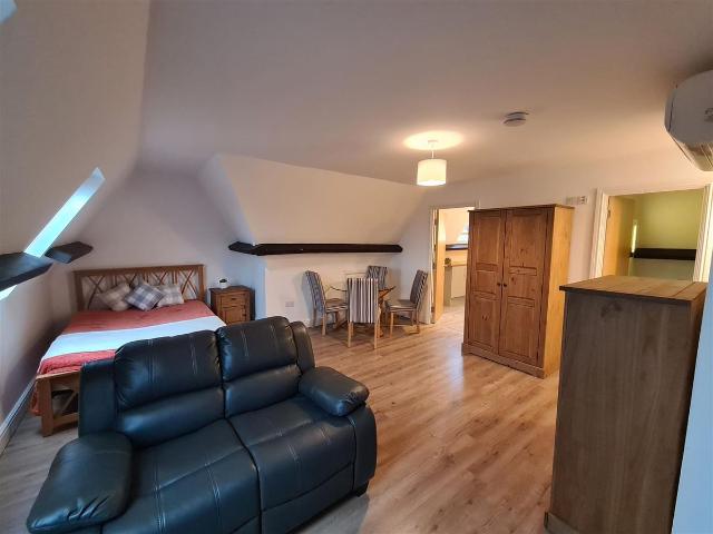 Studio for rent in Peterborough