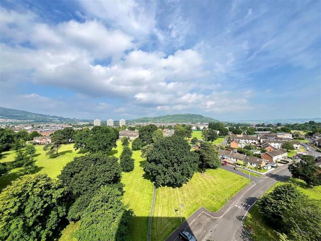 Apartment for rent in Newtownabbey, Rushpark