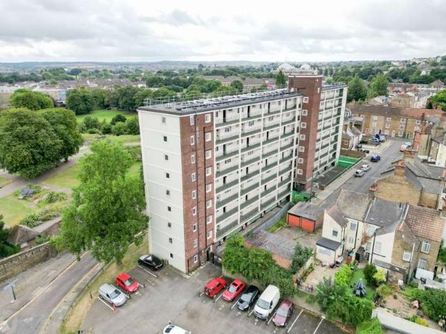 Flat for sale in Milton, Hamerton