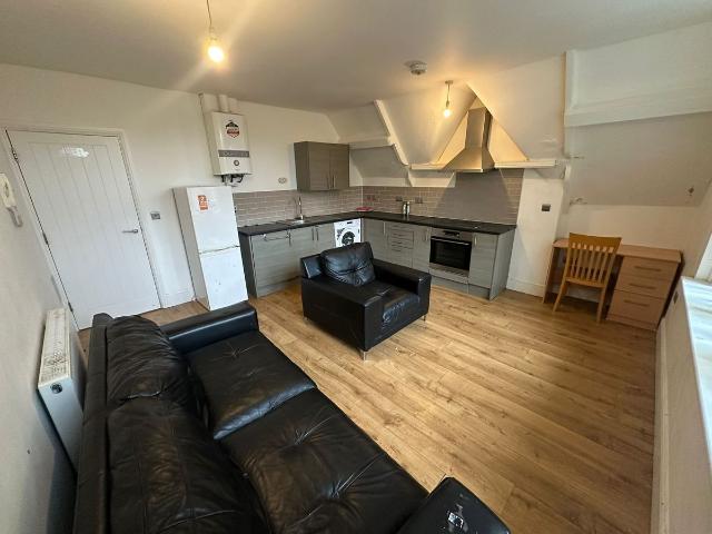 Apartment for rent in Dixons Green, West Midlands