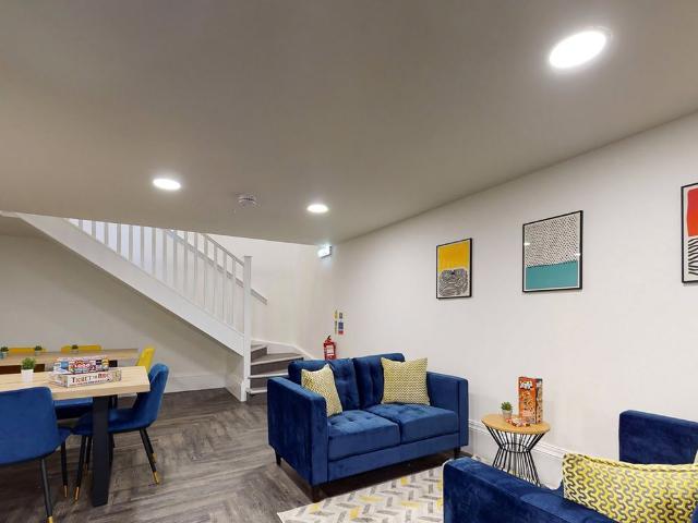 Studio for rent in Hyde Park, West Yorkshire