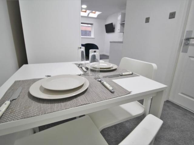 Studio for rent in Hyde Park, West Yorkshire