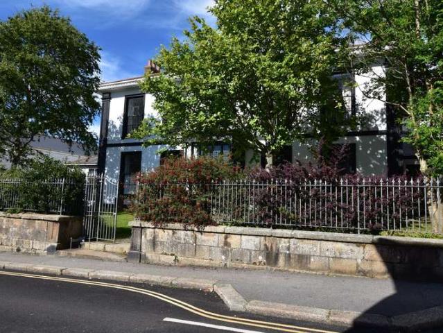 Flat for sale in Mount Ambrose, Cornwall