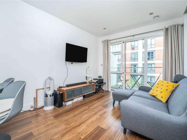 Flat for sale in Dickens Yard, Greater London