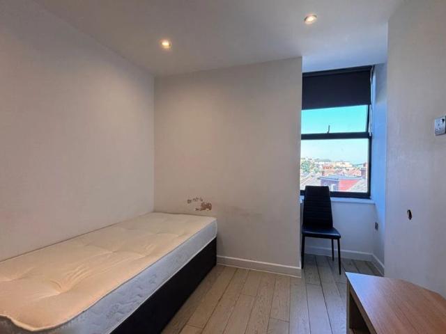 Apartment for rent in South Harrow, Greater London