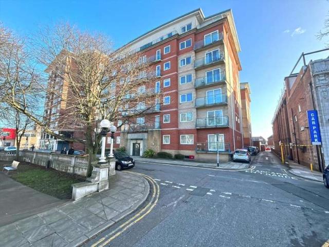 Flat for sale in Meols Cop, Southport