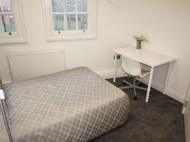 Apartment for rent in Hyde Park, West Yorkshire