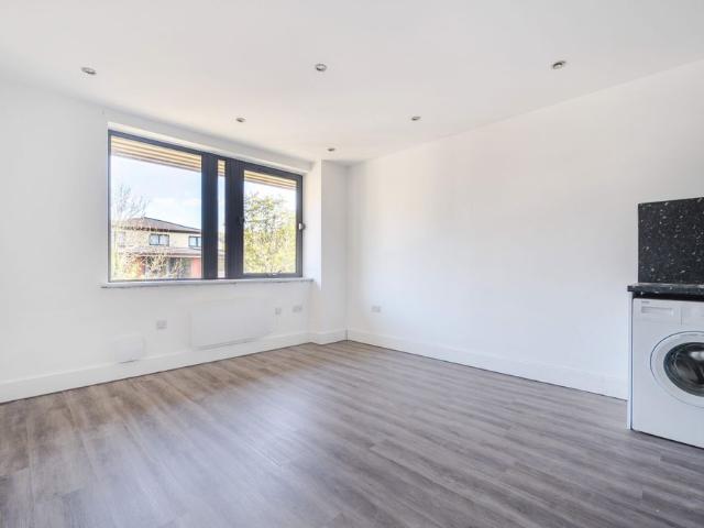 Apartment for rent in Catteshall, Waverley