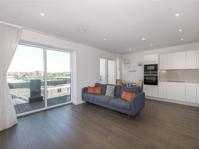 House for rent in Barnsbury, Greater London