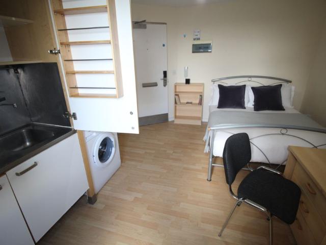 Studio for rent in Little Woodhouse, Leeds