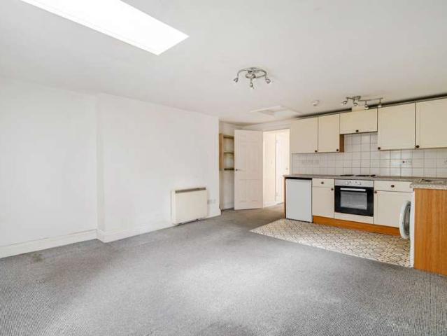Flat for sale in Oldland, South Gloucestershire