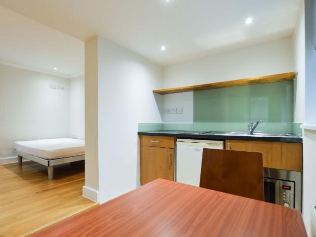 Studio for rent in Brook Green, Greater London