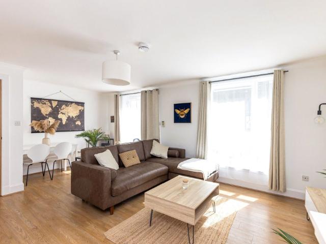 Apartment for rent in Gayfield, Broughton